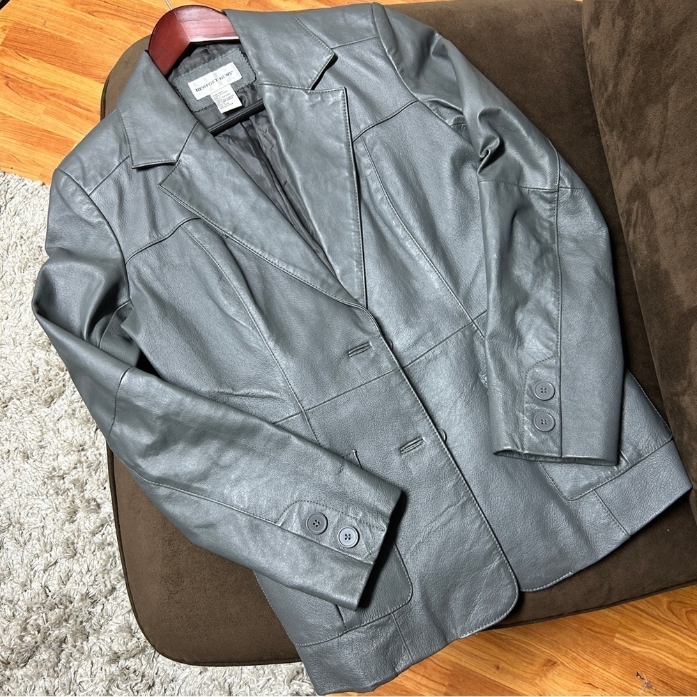 Newport News Vintage Gray Leather Jacket size 8 Medium lined